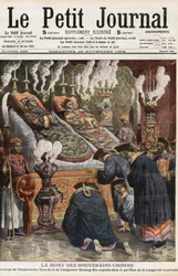 Funeral de gobernantes chinos: los cuerpos del Emperador de China Yehenara, la Emperatriz Xiao Ding Jing (1868-1913) y el Emperador Guangxu o Kuang-Siu (Kouang Siu), Emperador de China de la Dinastía Qing (1872-1908) exhibidos en el pabellón de la longevid