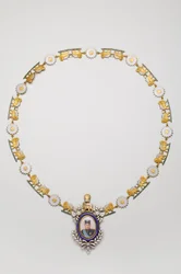 Irán - Decoración Imperial de Retrato: Collar con el retrato de Ahmad Shah, Rey Qajar - principios del siglo XX