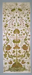 Panel de un juego de colgaduras de cama, c.1705-25 (seda, hilo de oro y bordado)