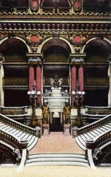 París: vista de la gran escalera de la Ópera Garnier. Fotografía de 1920 en 