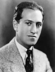 Retrato de George Gershwin, compositor estadounidense (1898-1937)