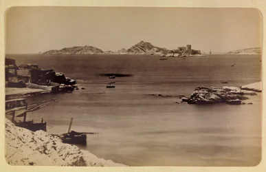 La ciudad de Marsella y sus alrededores alrededor de 1885-1890: el castillo de If y las islas, colección privada