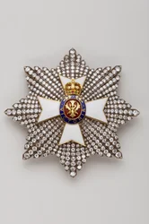 Reino Unido - Orden Real de Victoria: placa de caballero Gran Cruz - Finales del siglo XIX - Oro, plata, diamantes, esmeralda, rubíes y esmaltes - D 7.9 cm; peso: 56 g - Colección privada