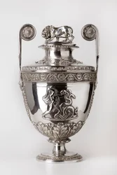 Reino Unido - Jarrón del Fondo Patriótico de Lloyds (plata)