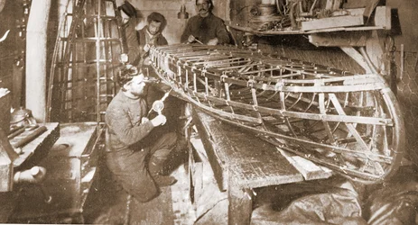 Se construyó un barco seccional ligero, pub. Londres 1907 (foto b/n)