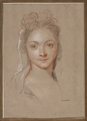 Mujer joven de frente