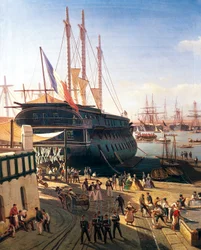 Buque mercante en el puerto de Tolón