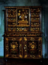Gabinete de marquetería