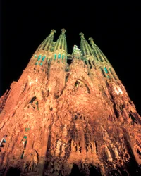 Autor: GAUDI i CORNET, Antoni (1852-1926). Título: Sagrada Familia. 1884-1926 (Español).. Técnica: Arquitectura. Museo/Lugar: ESPAÑA. CATALUÑA. BARCELONA. Barcelona. Templo Expiatorio de la Sagrada Familia. Fachada del Nacimiento. (Español).