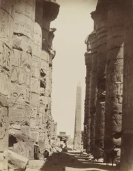 Columnas y Obelisco en Karnak
