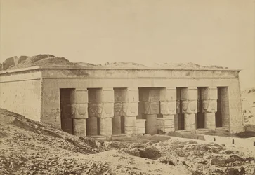 Dendera: Fachada