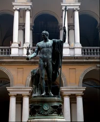 Napoleón Bonaparte (1769-1821) Representado en Marcha Pacificadora Escultura de bronce por Antonio Canova (1757-1822) 1809 Alt. 325x125 cm Corte del Palacio Brera, Milán