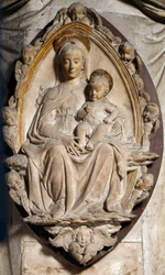 Virgen y niño en mandorla. Escultura en bajo relieve