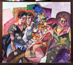 Mujeres y frutas. Tres mujeres con vestidos florales rodean fruteros, un samovar, una botella, una jarra y una mujer desnuda recostada. Pintura de Aristarkh Vasilyevich Lentulov (Lentulov) (1882-1943), óleo sobre lienzo