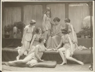 [Isadora Duncan y Grupo]