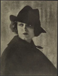 [Retrato de una actriz de Hollywood no identificada]