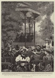 Música al aire libre en Londres, escuchando a la banda militar en Hyde Park