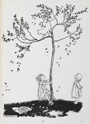 Dos niños intentan bajar a un gato de un árbol.