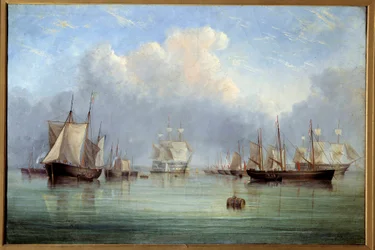 Barcos y veleros amarrados
