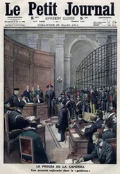 El juicio de la Camorra (Mafia napolitana): los cargos que Erricone coloca en el "gabbione" en el tribunal de assizes de Viterbo, Italia, por el asesinato de Gennaro Cuocolo y su esposa.