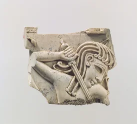 Placa de Mobiliario de Cloisonné con una Figura Sosteniendo una Espada, c. Siglos IX-VIII a.C.