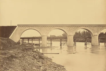 Viaducto sobre el Loira en Andrezieux