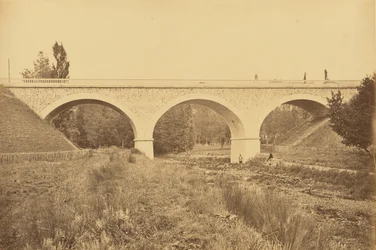 Viaducto sobre el Rhin, cerca de Pradines