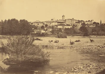 Pueblo de Chazay, Vista desde la vía férrea