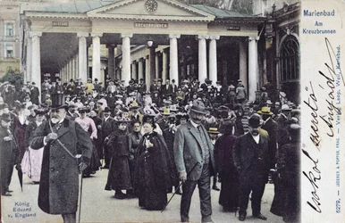 Postal que representa al Rey Eduardo VII (1841-1910) visitando el balneario de Marienbad, c.1905