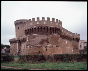 Arte medieval: vista del castillo del Papa Julio II (Giulio) realizado por el arquitecto Baccio Pontelli (ca. 1450-1494), Gregoriopoli