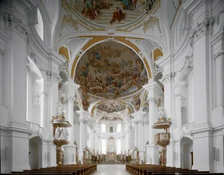 Vista interior de la iglesia del monasterio por el arquitecto Johann Balthasar Neumann, Neresheim, Alemania