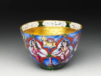 Cuenco con tapa, platillo y cuchara con decoración astrológica, principios del siglo XIX