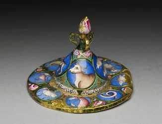 Tazón con tapa, platillo y cuchara con decoración astrológica, principios del siglo XIX
