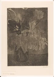 Jarrón con tulipanes