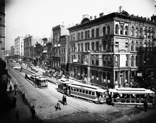 Tranvías saliendo del túnel de LaSalle Street, Chicago, Illinois, EE.UU., c.1905