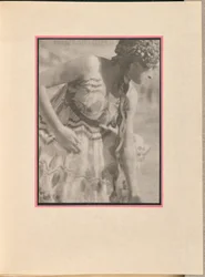 [Bailarina como ninfa, inclinándose]