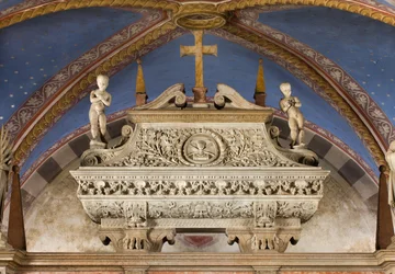 Cripta, Arca de los Santos Marcelino y Pedro Exorcista, Sarcófago con estatuas de San Marcelino y San Pedro Exorcista, Benedetto Briosco 1506-08
