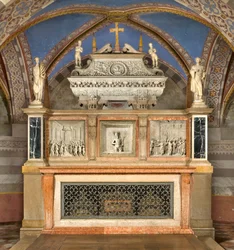 Cripta, Altar Mayor con el Arca de los Santos Marcelino y Pedro Exorcista, Realizado por Benedetto Briosco 1506-08, Recompuesto por Matteo Galletti 1609