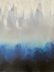 Montañas azules brumosas