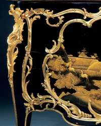 Cómoda (laca japonesa con montura de bronce dorado)