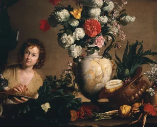 Naturaleza muerta de flores, frutas, verduras y mariscos en un estante con una figura sosteniendo un plato de cerezas