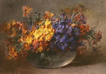 Flores de primavera en un cuenco de vidrio