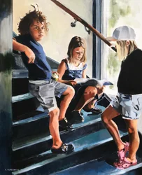 Niños en las escaleras de verano