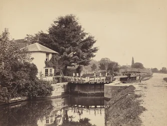 Cabaña del esclusero y puertas de la esclusa, 1850 (foto)