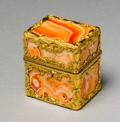 Caja con Implementos de Aseo