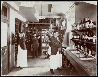 Una despensa en el Hotel Manhattan, 1902