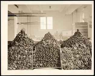 Cajas de donas para el Ejército de Salvación en el Hotel Commodore, 1919