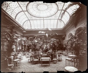 Salón del Hotel Plaza, c.1907