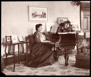 Madame Frances Saville en casa, 1895