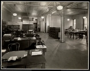Oficina principal de Carolyn Laundry en 111 East 129th Street, East Harlem, Nueva York, 1929